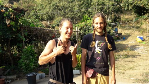 deux suedois volontaires en permaculture