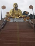 thaïlande temple moine architecte kruba Chiviha escalier